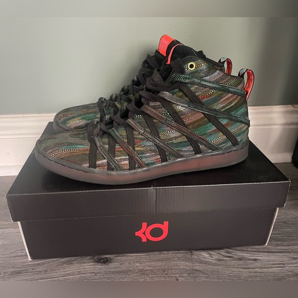 Nike KD “lifestyle” Size 10.5 - Picture 1 of 3